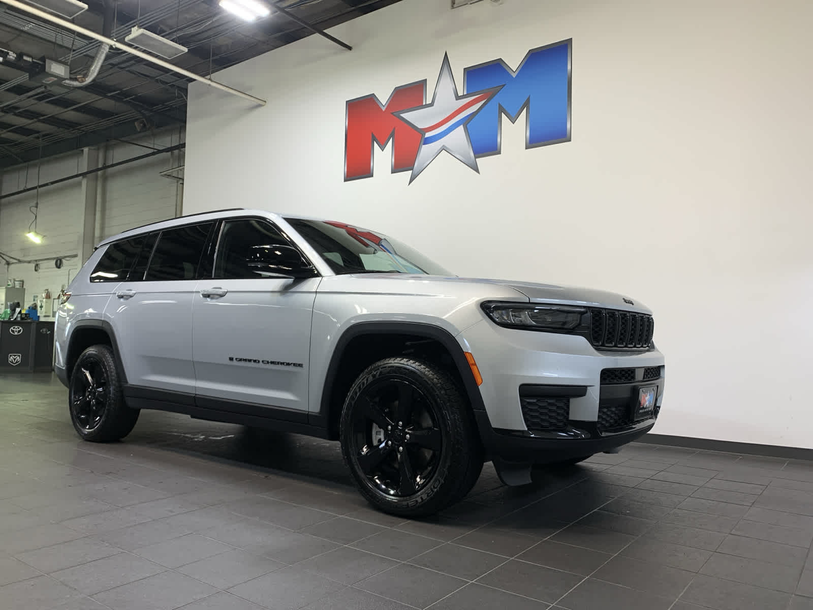 used 2023 Jeep Grand Cherokee L car, priced at $39,988