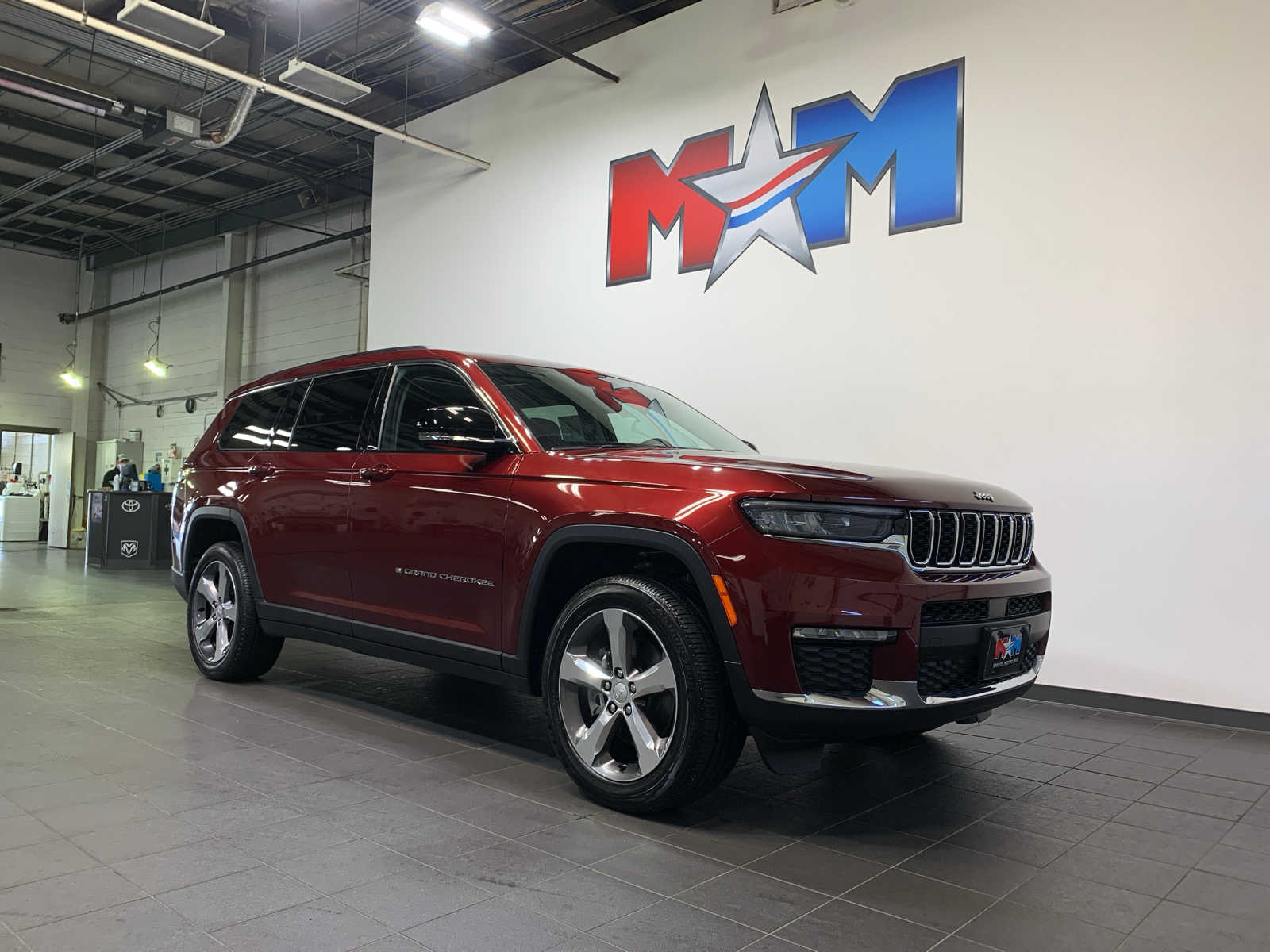 used 2021 Jeep Grand Cherokee L car, priced at $38,989