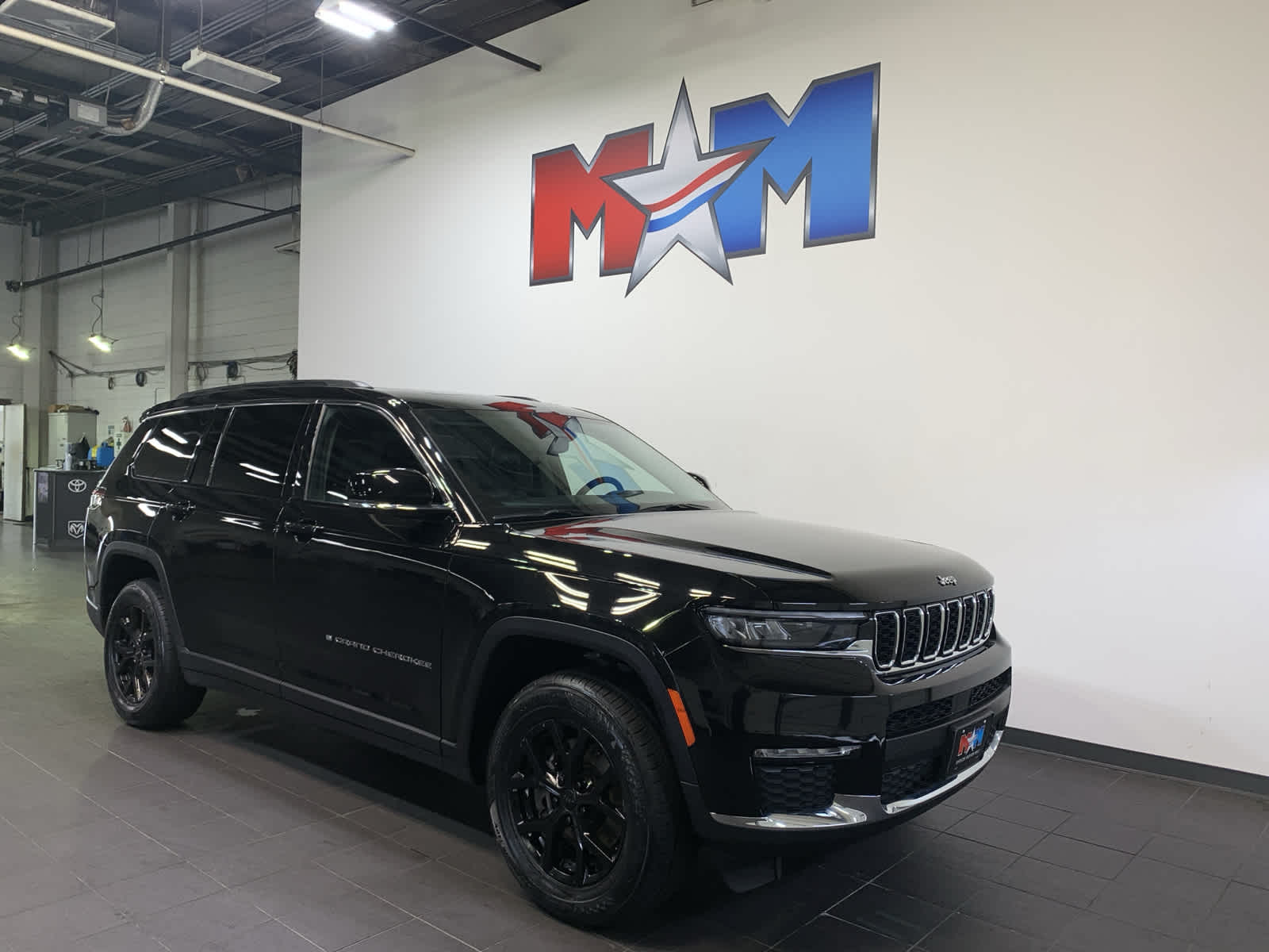used 2021 Jeep Grand Cherokee L car, priced at $35,984