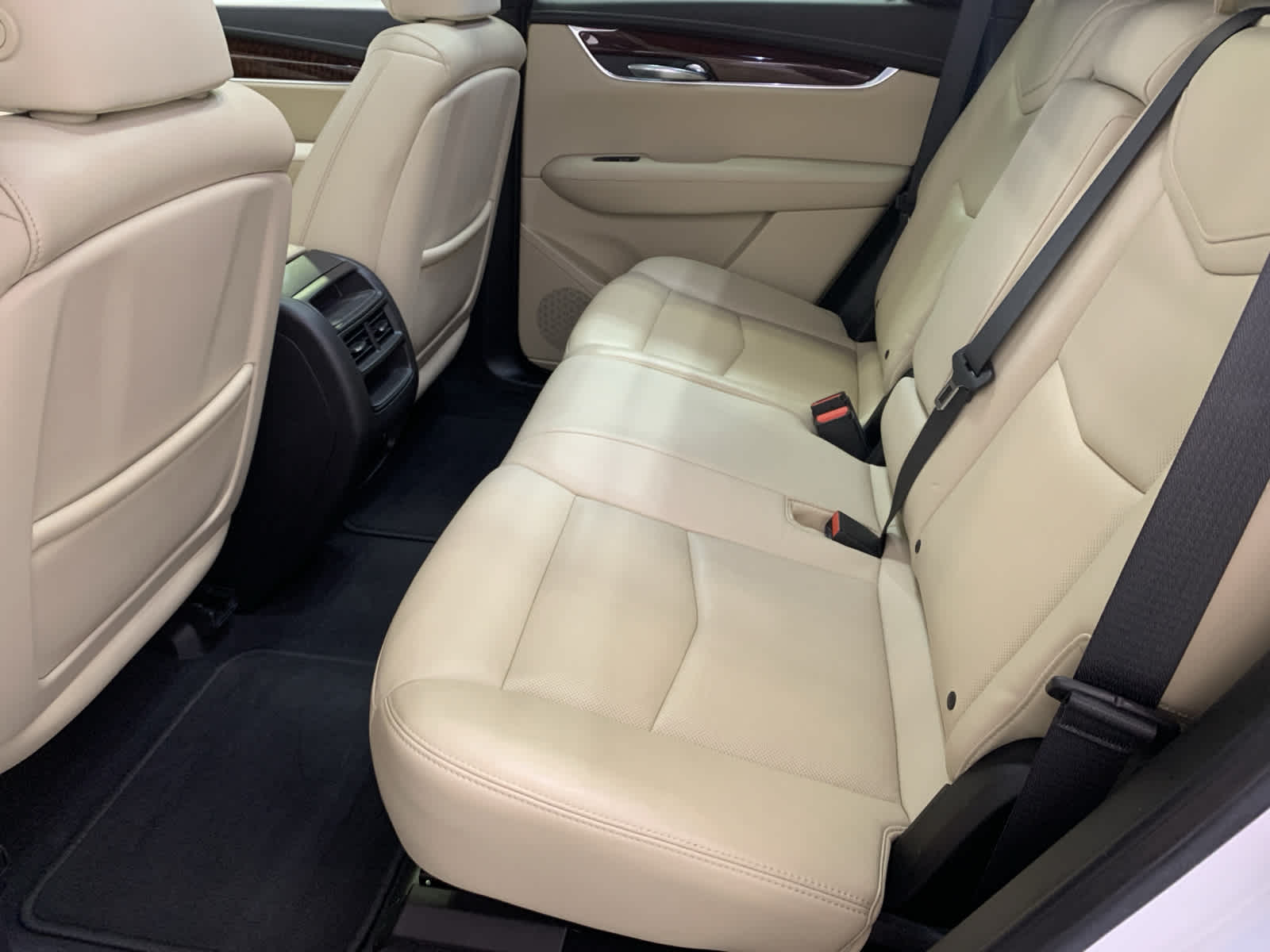 used 2018 Cadillac XT5 car, priced at $25,489