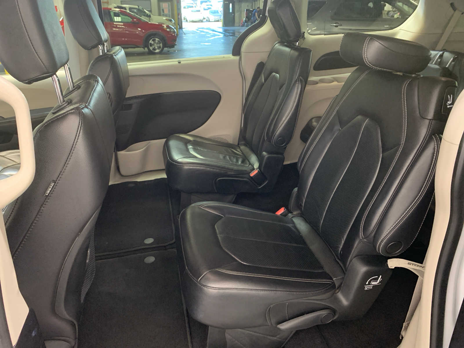 used 2022 Chrysler Pacifica car, priced at $27,385