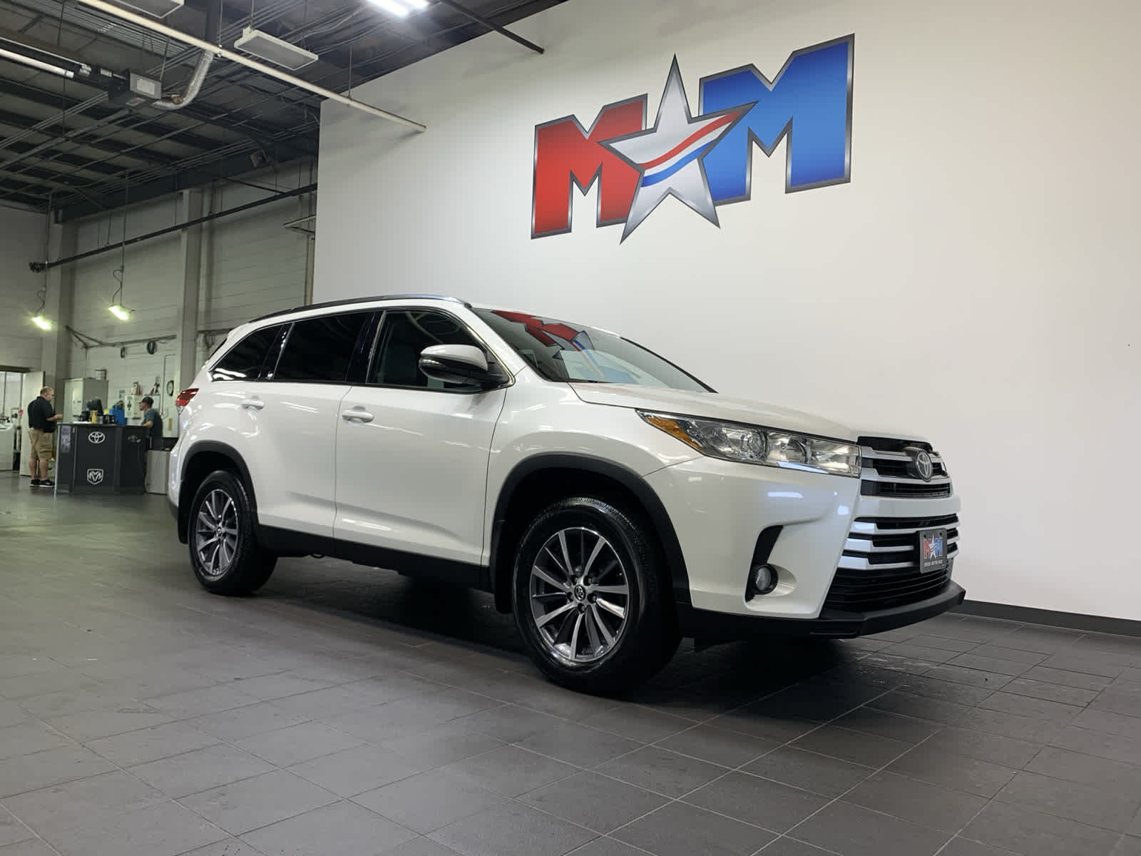 used 2019 Toyota Highlander car, priced at $31,985