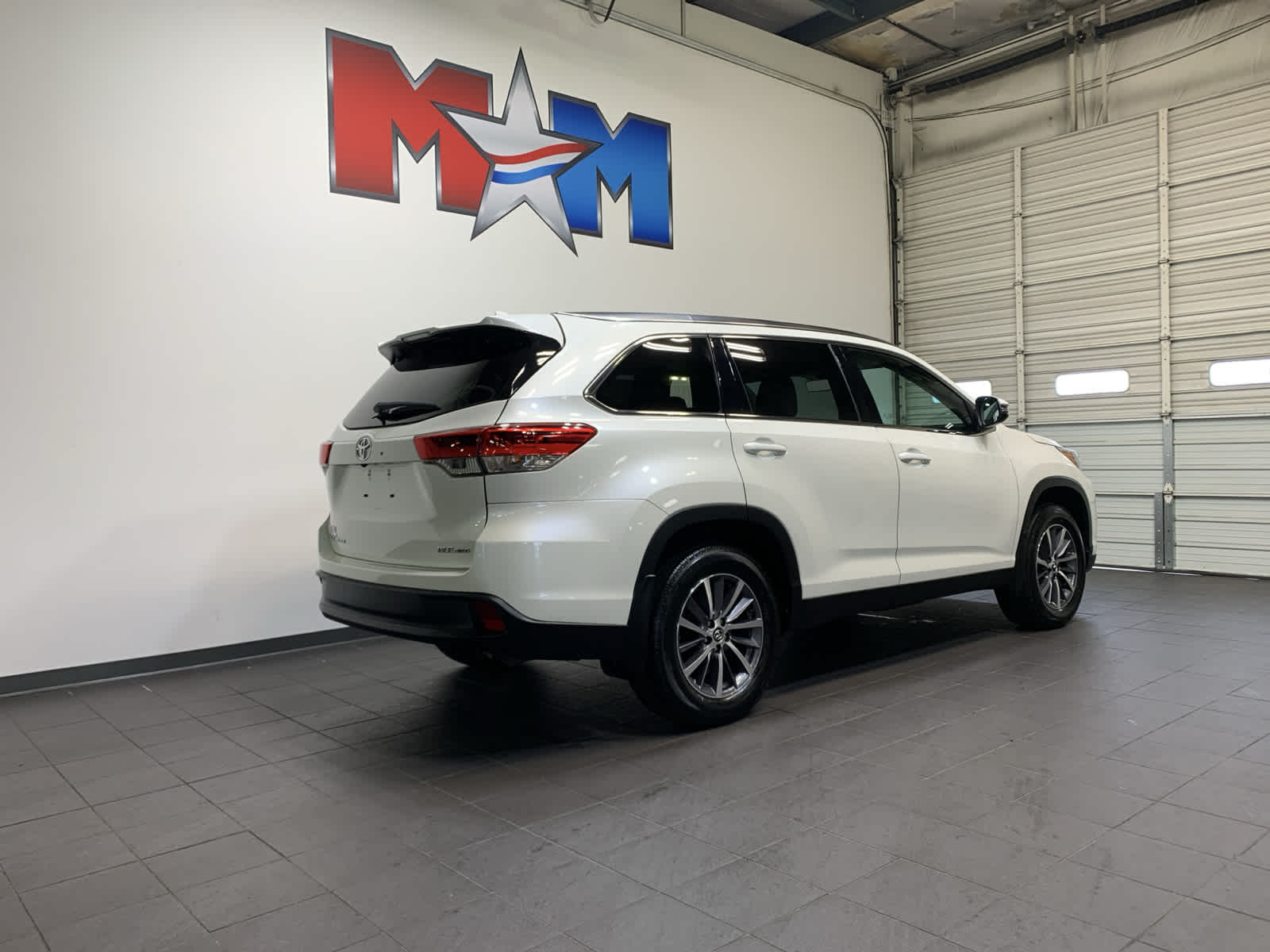 used 2019 Toyota Highlander car, priced at $29,788