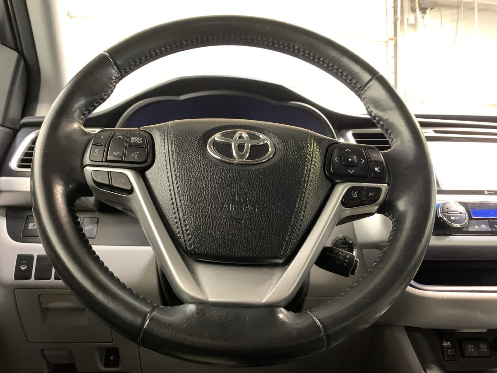 used 2017 Toyota Highlander car, priced at $25,989