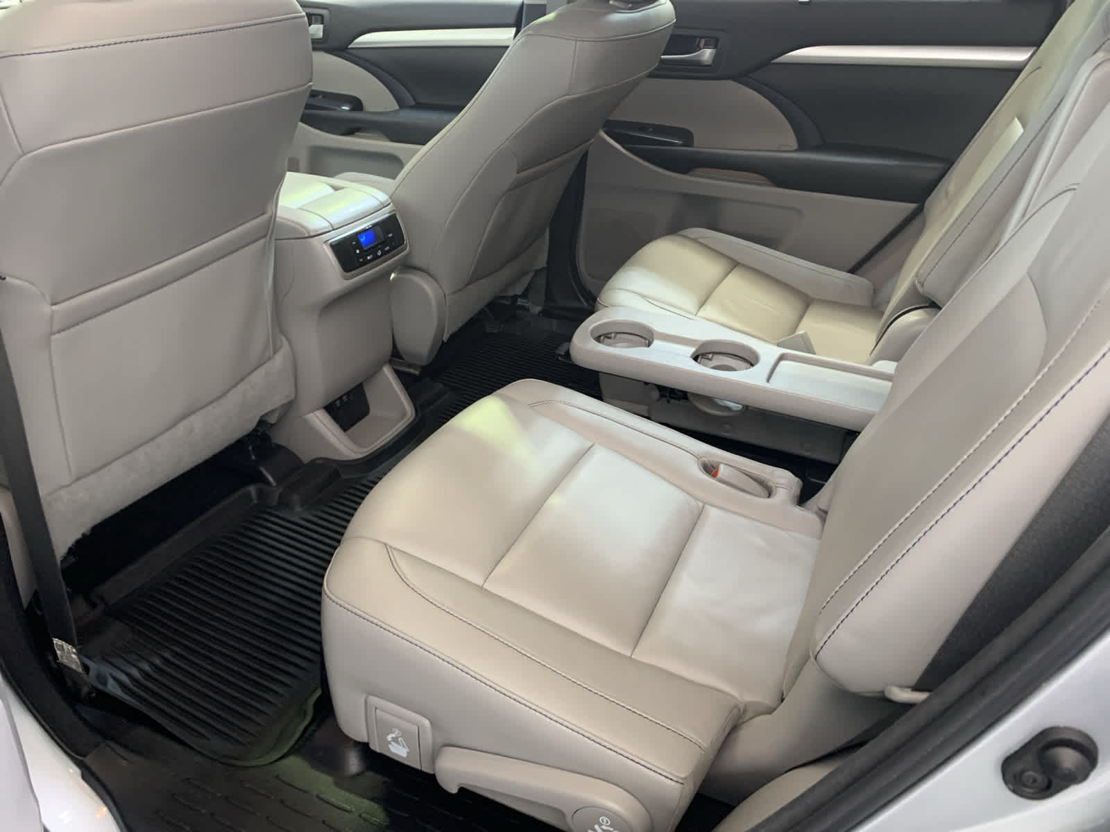 used 2018 Toyota Highlander car, priced at $24,988