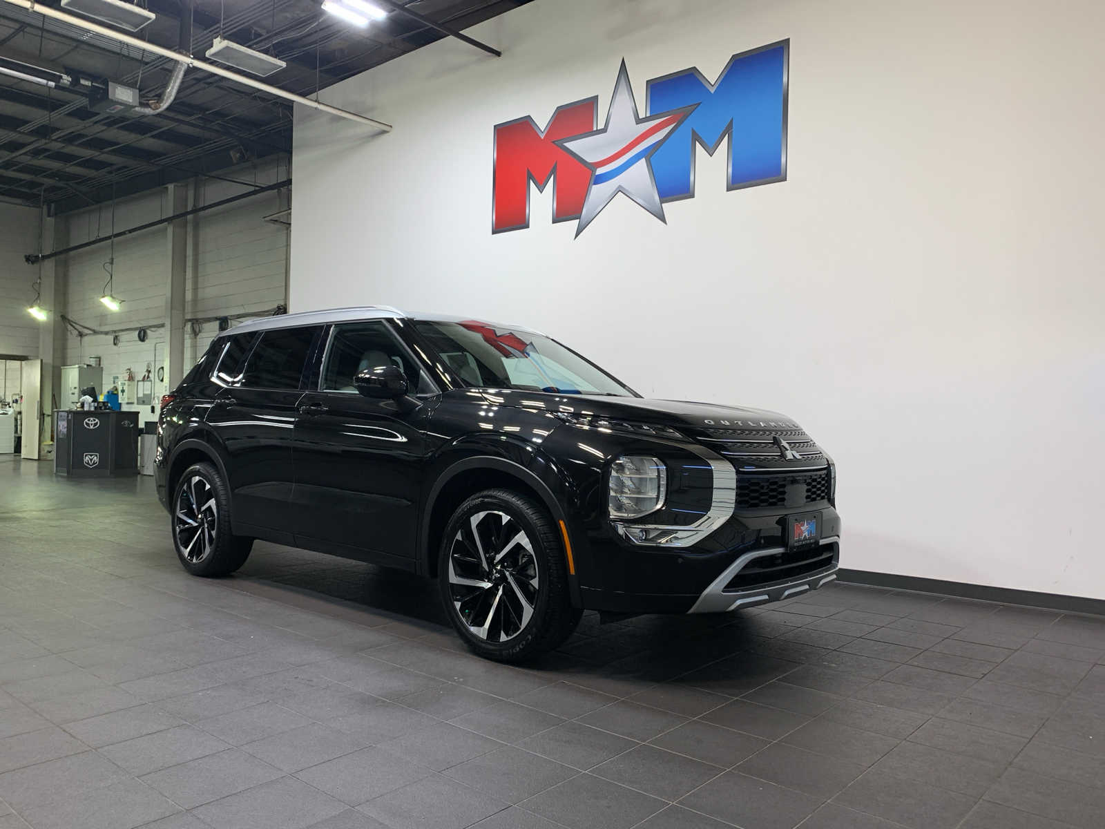 used 2024 Mitsubishi Outlander car, priced at $37,489