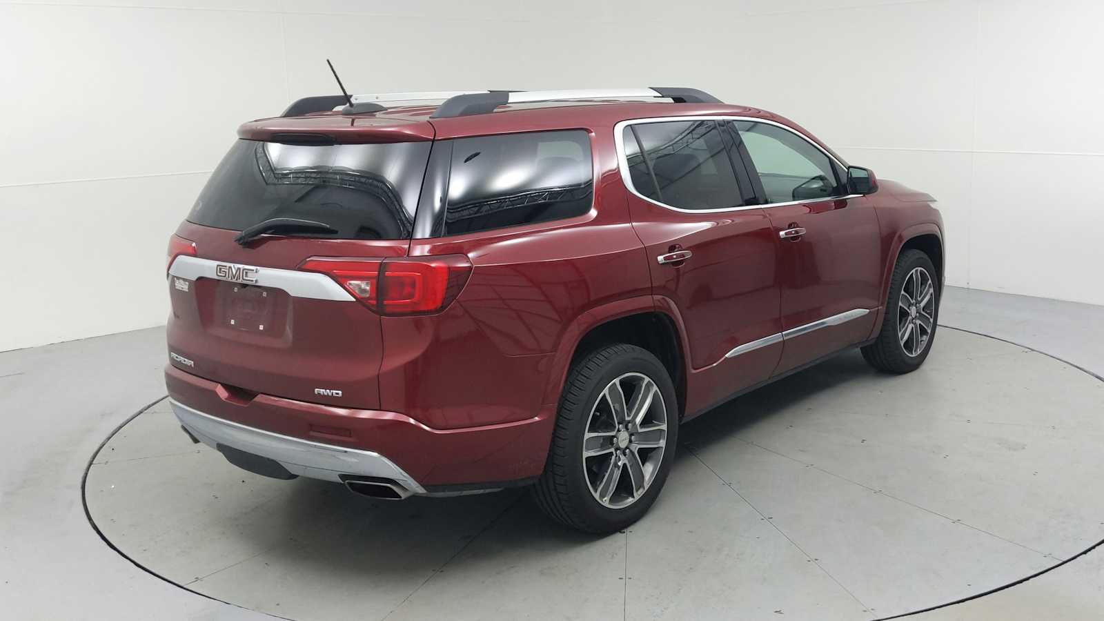 used 2019 GMC Acadia car, priced at $26,916