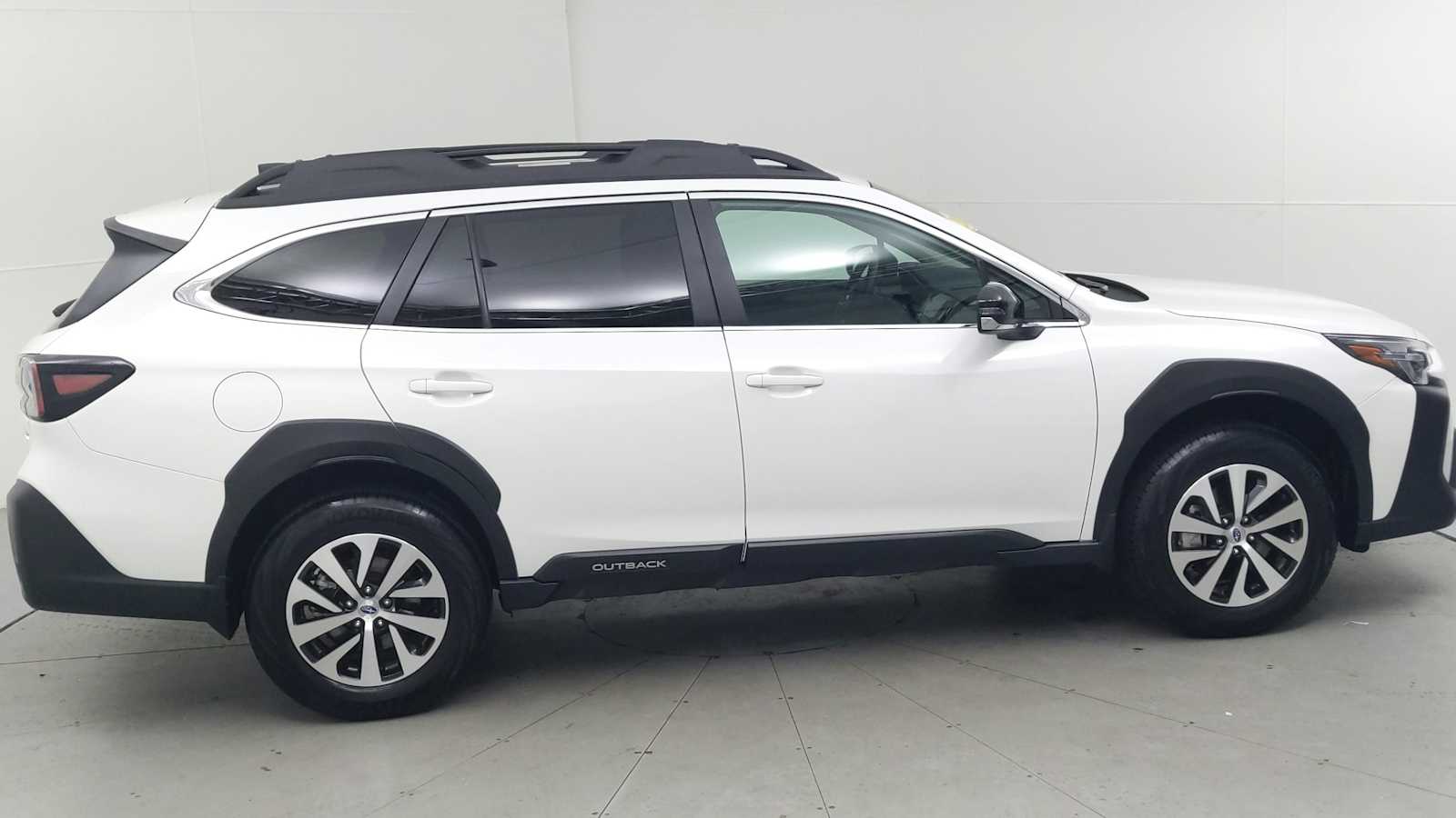 used 2025 Subaru Outback car, priced at $30,992