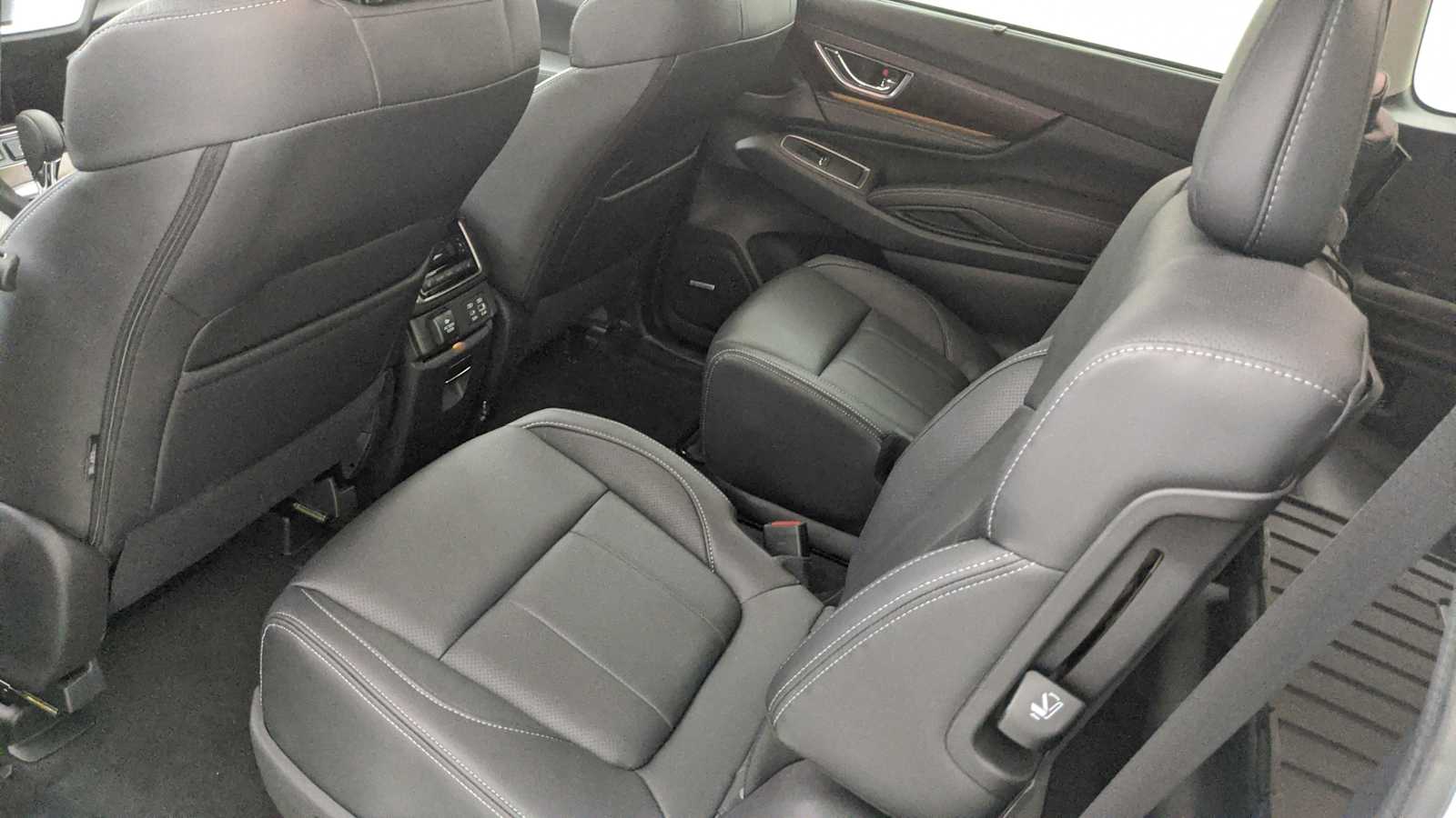 new 2025 Subaru Ascent car, priced at $52,132