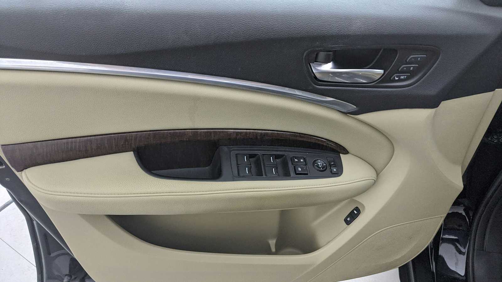 used 2019 Acura MDX car, priced at $22,916