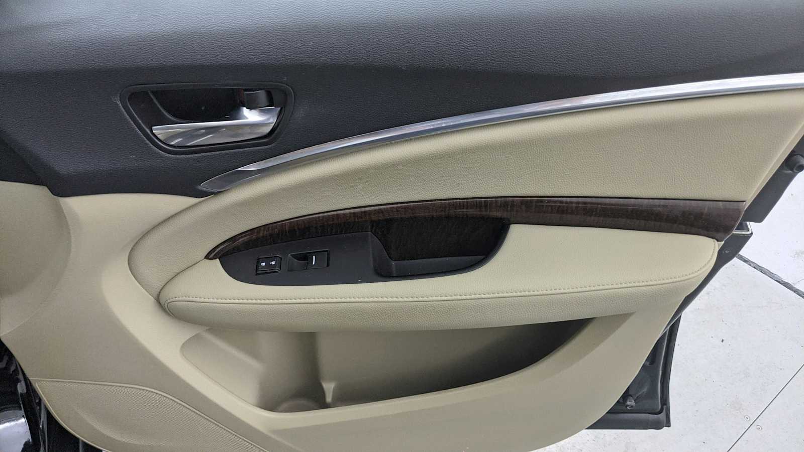used 2019 Acura MDX car, priced at $22,916