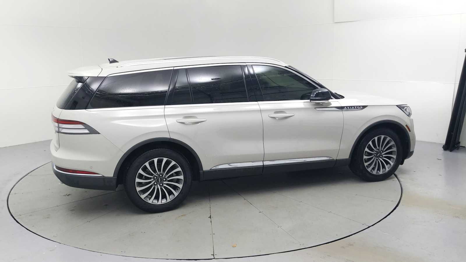 used 2022 Lincoln Aviator car, priced at $37,997