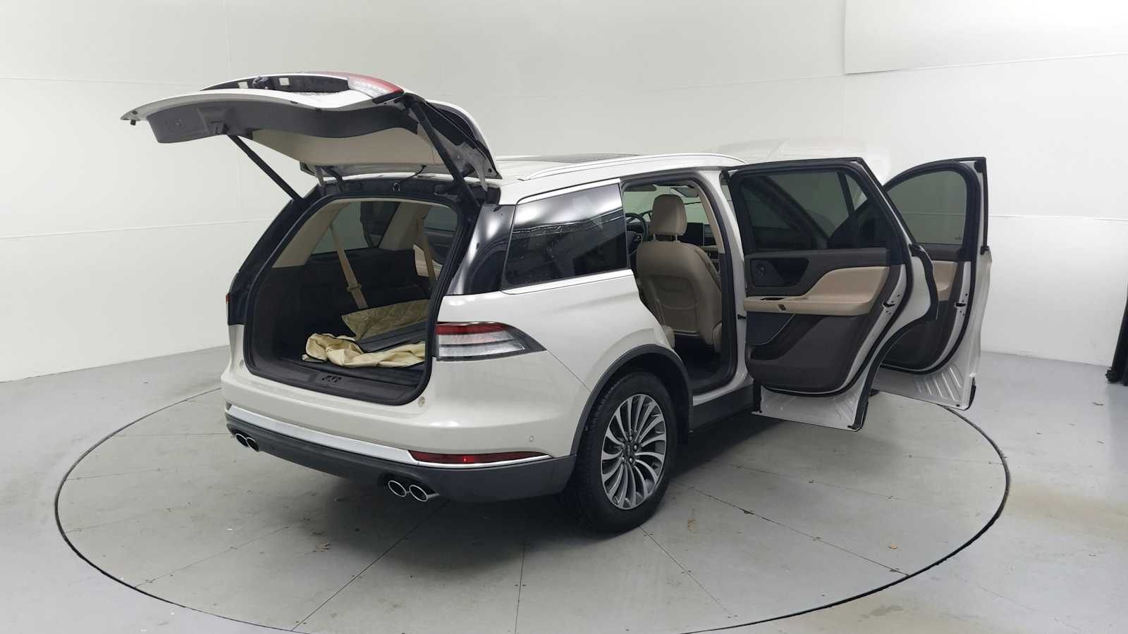 used 2022 Lincoln Aviator car, priced at $37,997