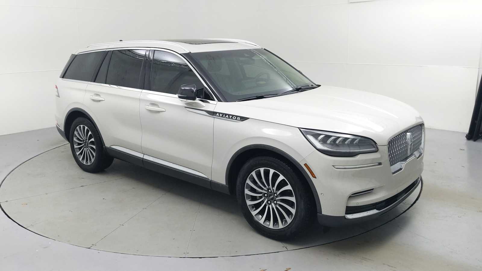 used 2022 Lincoln Aviator car, priced at $37,997