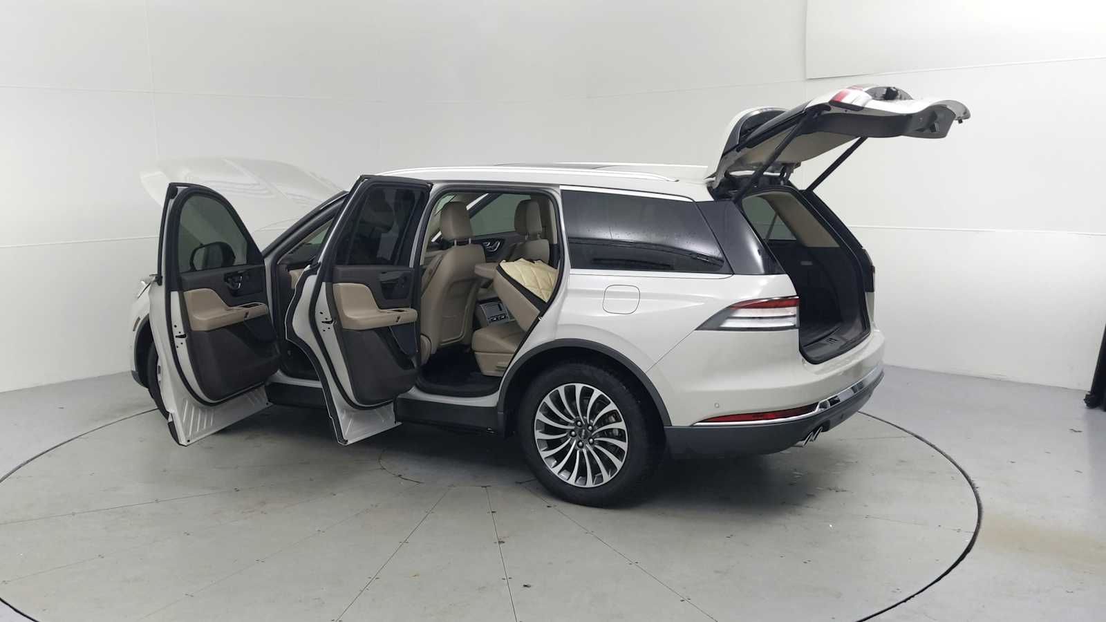 used 2022 Lincoln Aviator car, priced at $37,997