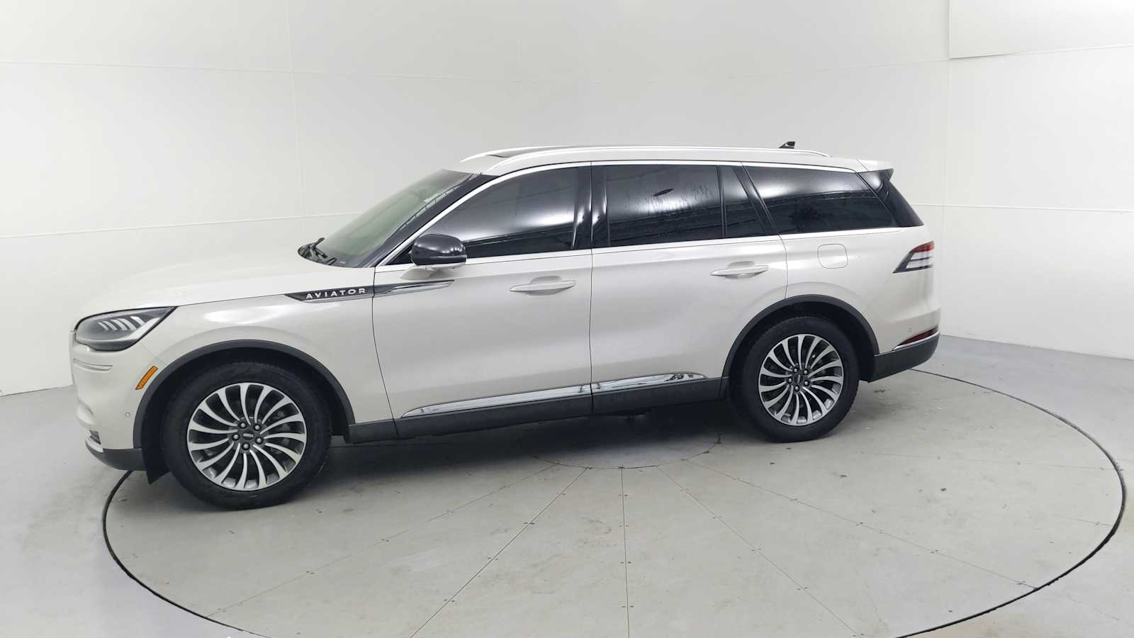 used 2022 Lincoln Aviator car, priced at $37,997