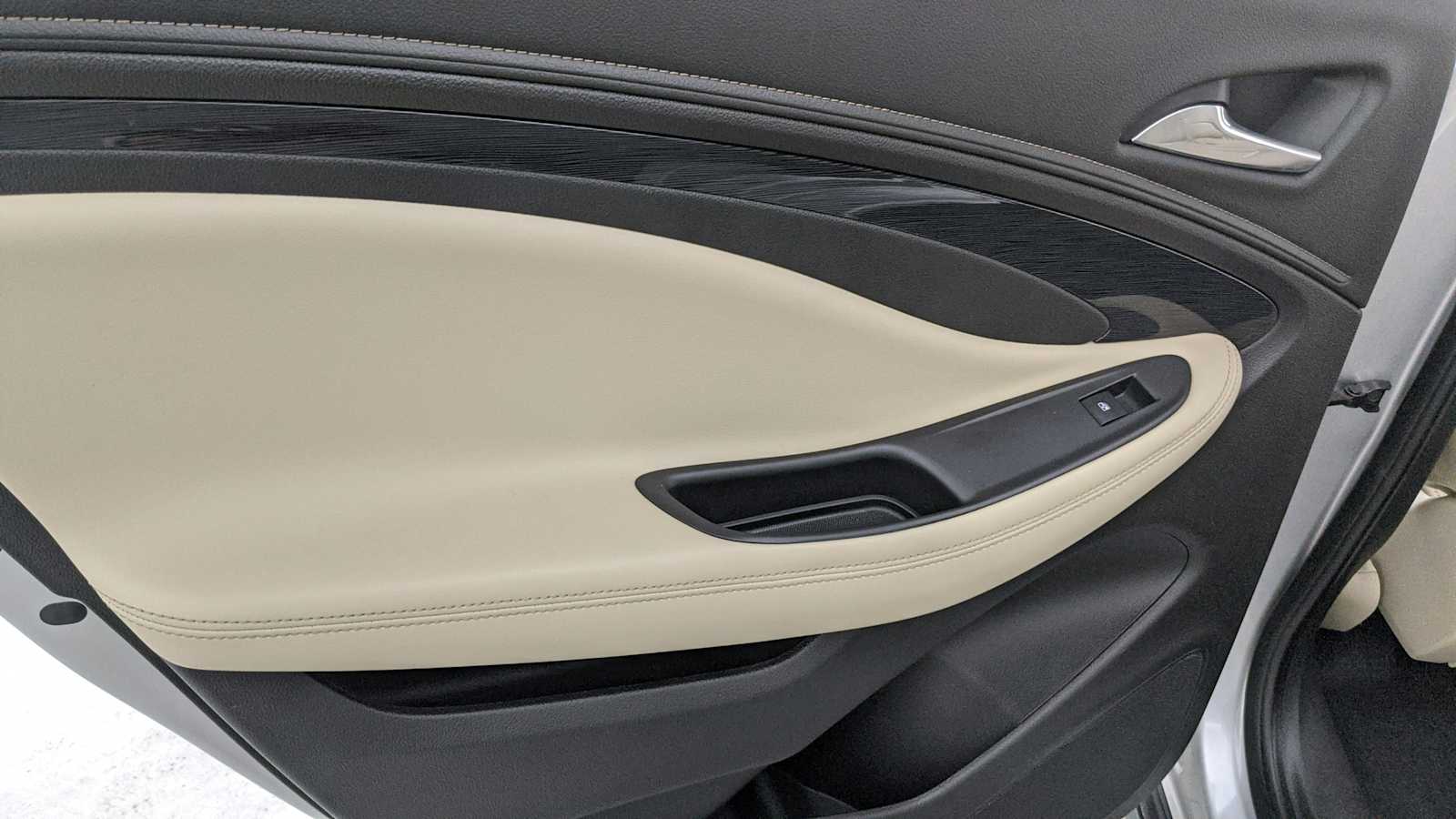 used 2016 Buick Envision car, priced at $17,888