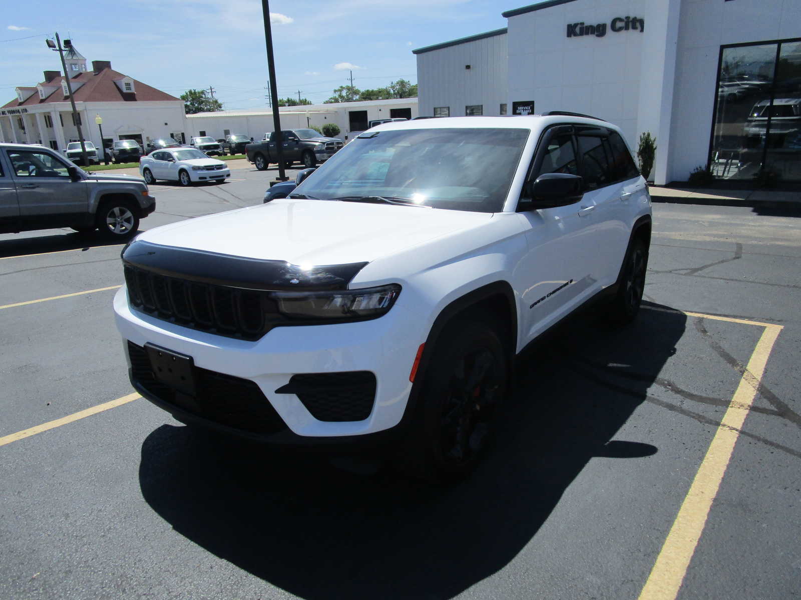 used 2024 Jeep Grand Cherokee car, priced at $43,995