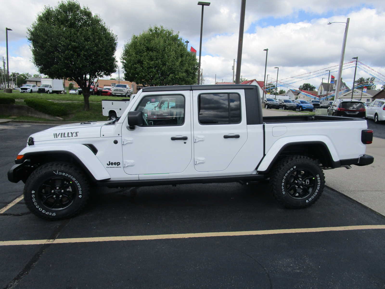 new 2024 Jeep Gladiator car, priced at $53,635