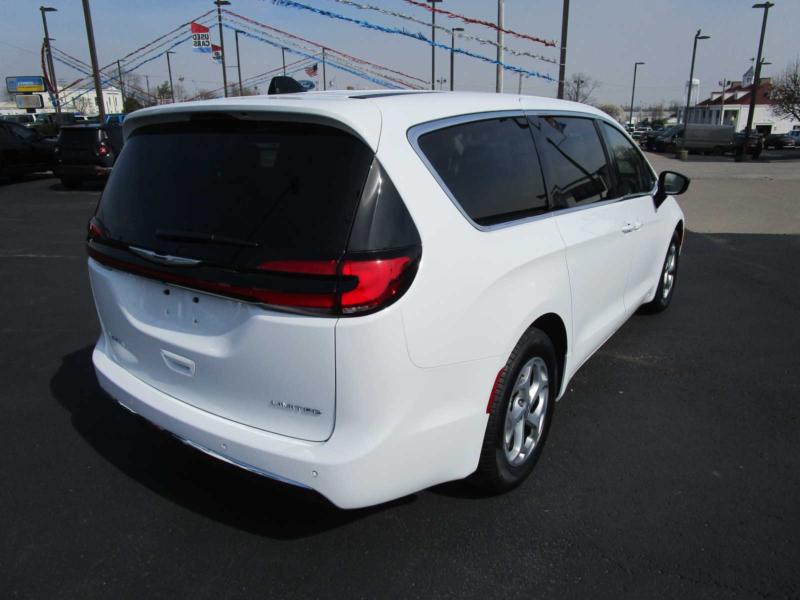 new 2024 Chrysler Pacifica car, priced at $53,470