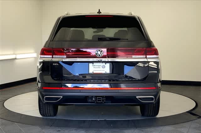 new 2025 Volkswagen Atlas car, priced at $51,074