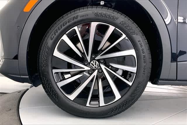 new 2024 Volkswagen ID.4 car, priced at $50,561