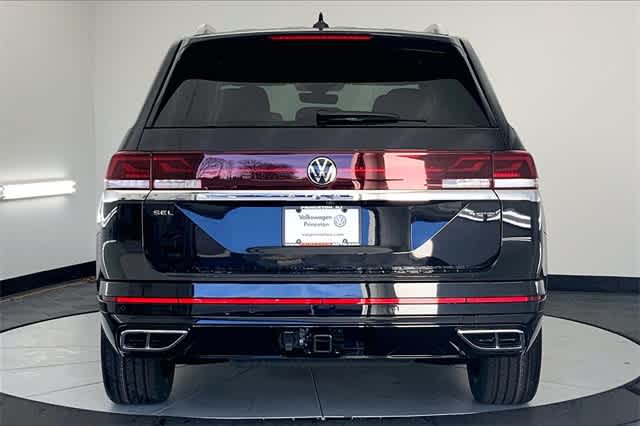 new 2025 Volkswagen Atlas car, priced at $56,309