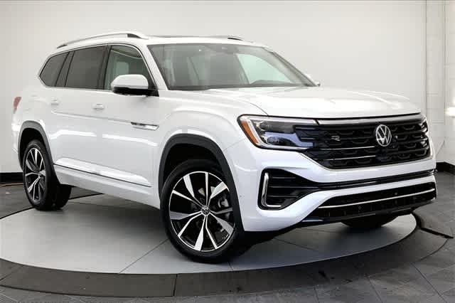 new 2025 Volkswagen Atlas car, priced at $57,056