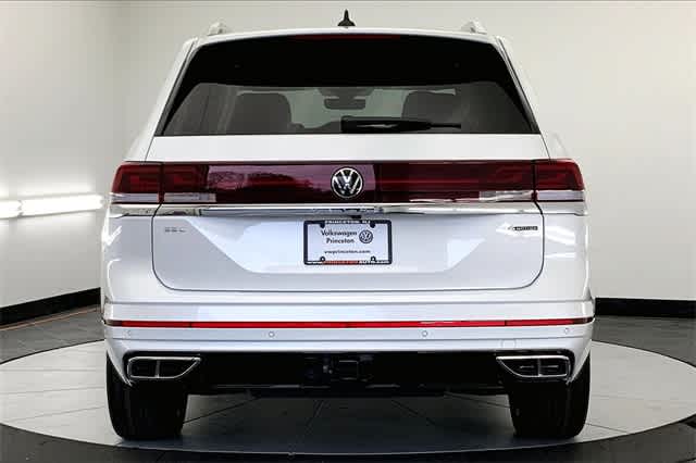 new 2025 Volkswagen Atlas car, priced at $57,056