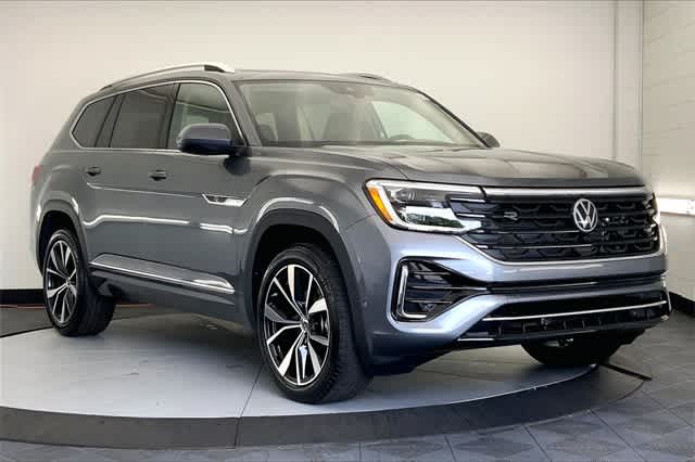 new 2024 Volkswagen Atlas car, priced at $54,628