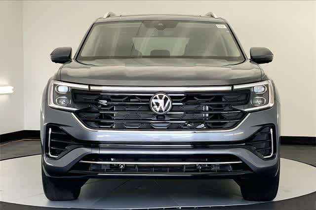 new 2024 Volkswagen Atlas car, priced at $54,628