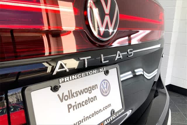 new 2024 Volkswagen Atlas car, priced at $52,531