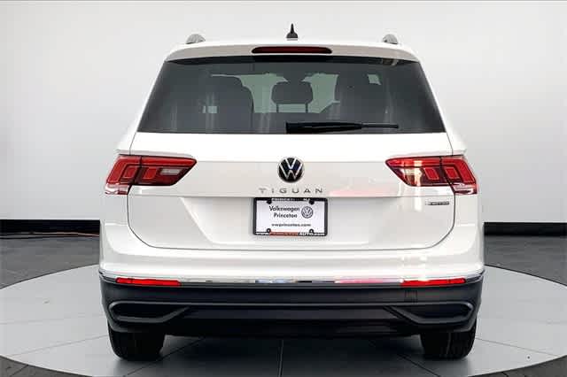 new 2024 Volkswagen Tiguan car, priced at $32,156