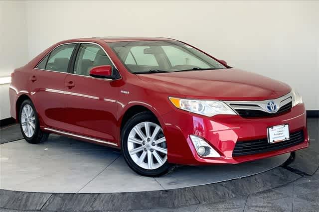 used 2014 Toyota Camry Hybrid car, priced at $12,999