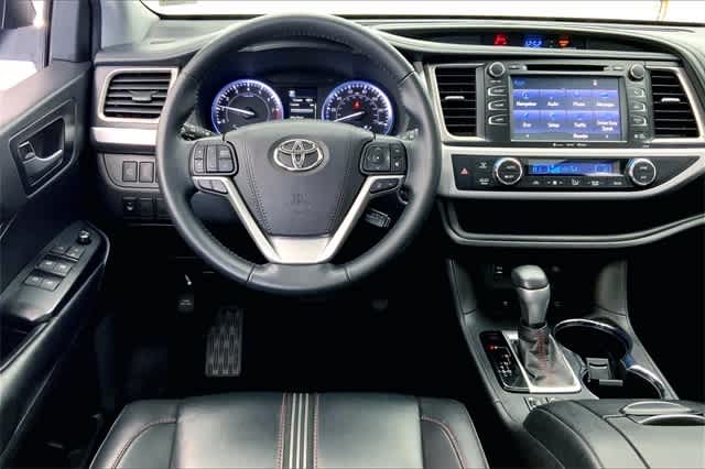 used 2019 Toyota Highlander car, priced at $28,395