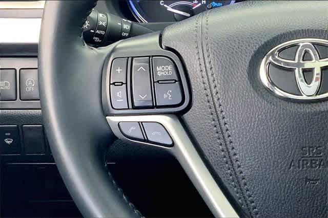 used 2019 Toyota Highlander car, priced at $28,395