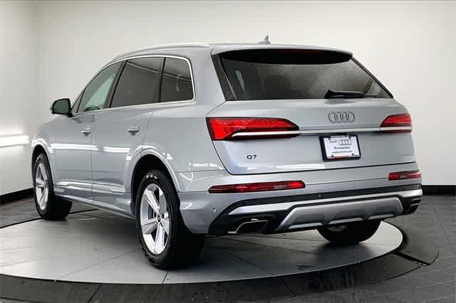 new 2025 Audi Q7 car, priced at $64,880