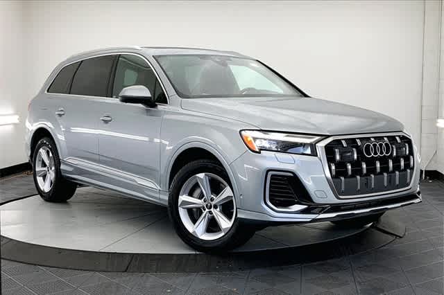 new 2025 Audi Q7 car, priced at $64,880