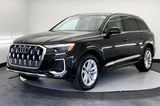 new 2025 Audi Q7 car, priced at $66,500