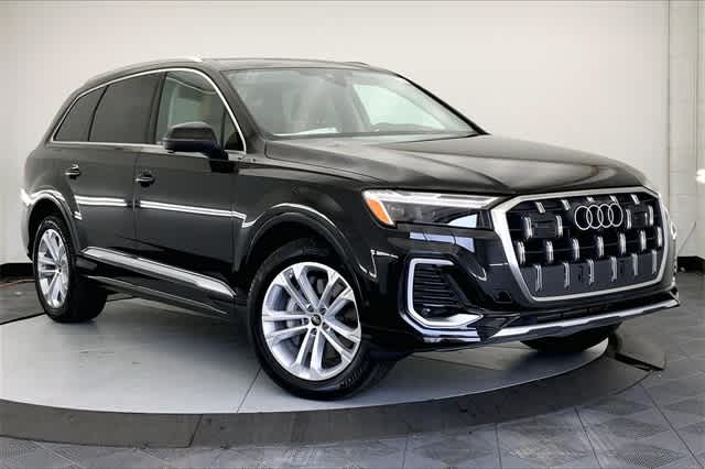 new 2025 Audi Q7 car, priced at $66,500