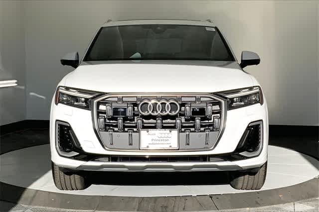 new 2025 Audi Q7 car, priced at $65,585