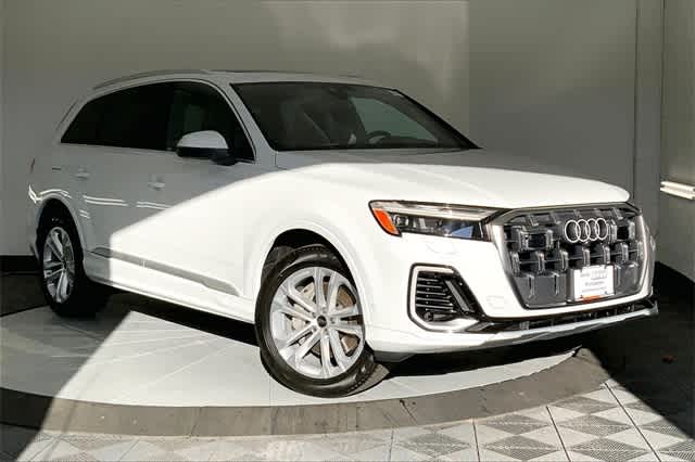 new 2025 Audi Q7 car, priced at $65,585