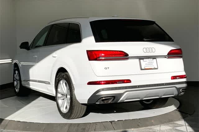 new 2025 Audi Q7 car, priced at $65,585