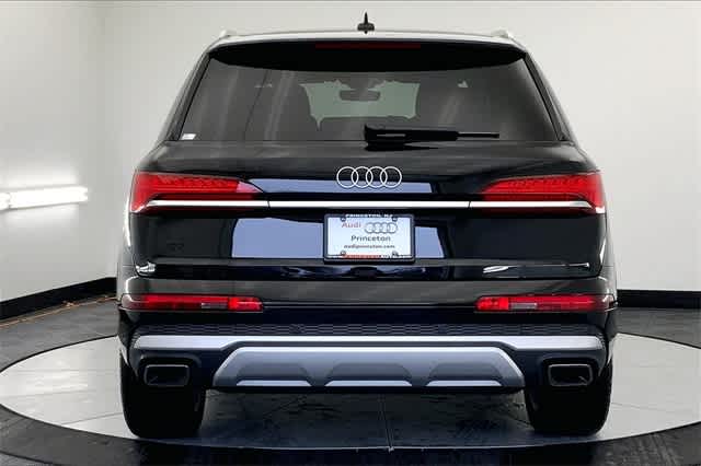 new 2025 Audi Q7 car, priced at $65,730