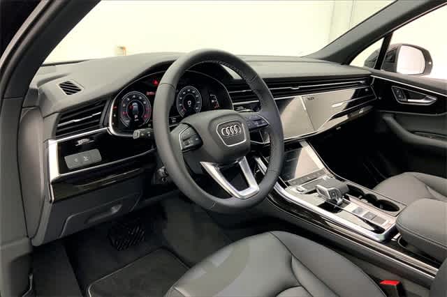 new 2025 Audi Q7 car, priced at $65,730