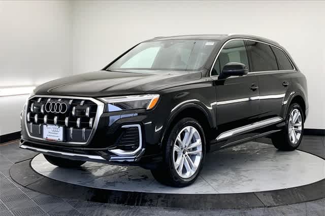 new 2025 Audi Q7 car, priced at $65,730