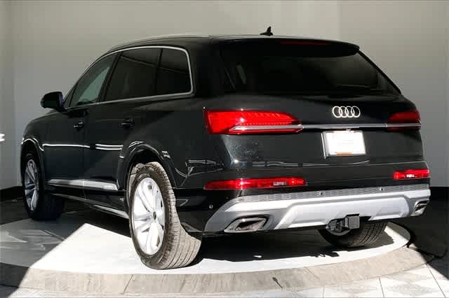 new 2025 Audi Q7 car, priced at $68,180