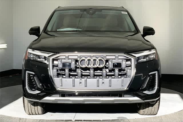 new 2025 Audi Q7 car, priced at $68,180