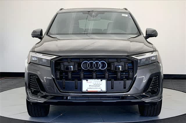 new 2025 Audi Q7 car, priced at $72,500