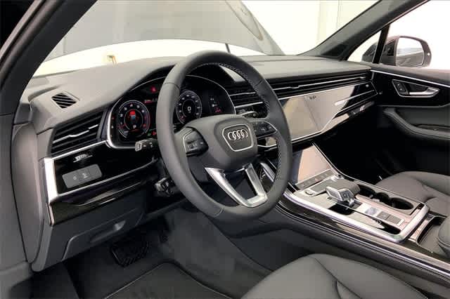 new 2025 Audi Q7 car, priced at $75,800